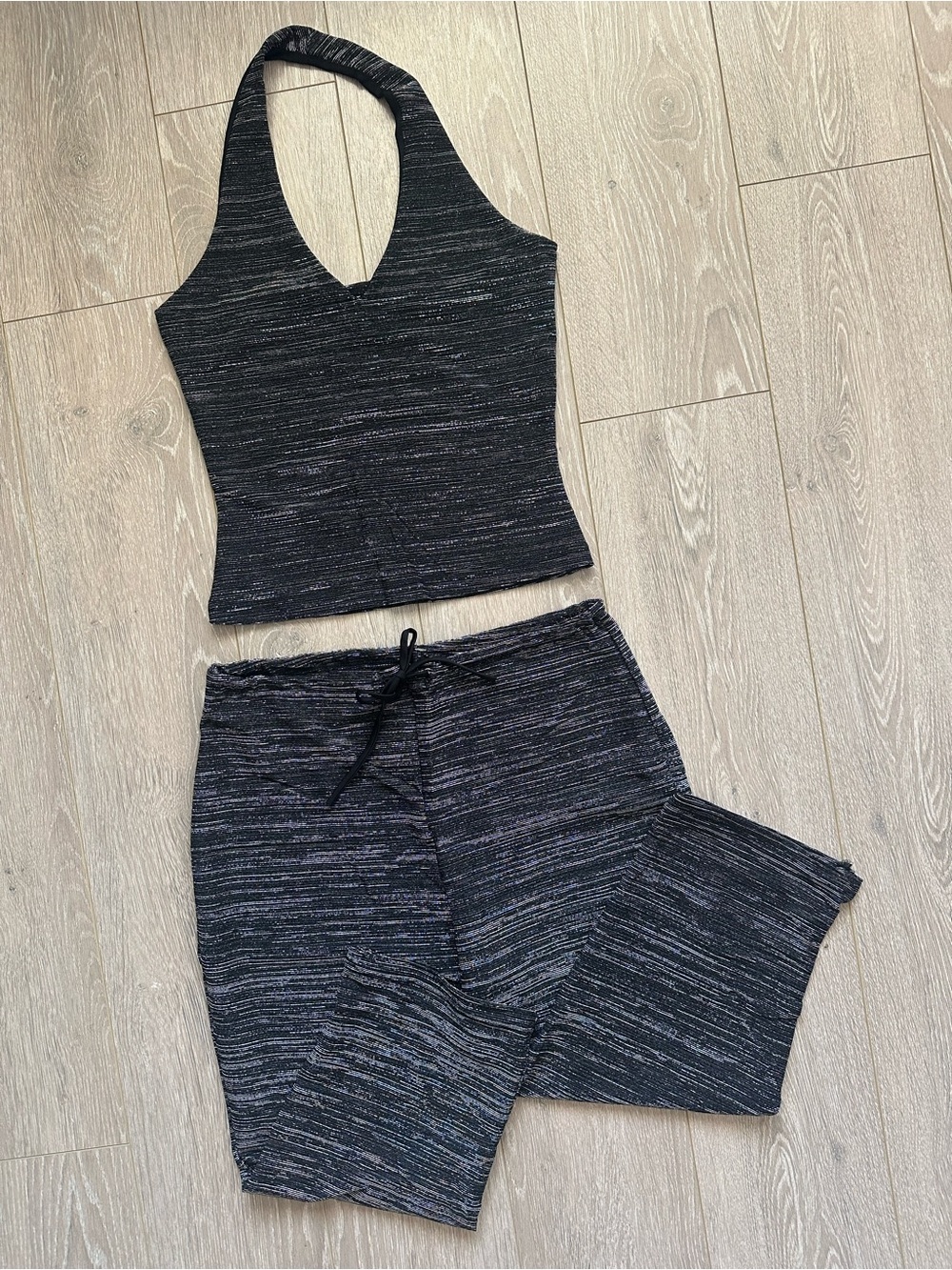 Vintage Y2K Co-Ord 579 Two Piece Matching Set Halter Top Capris Glam Sz XS